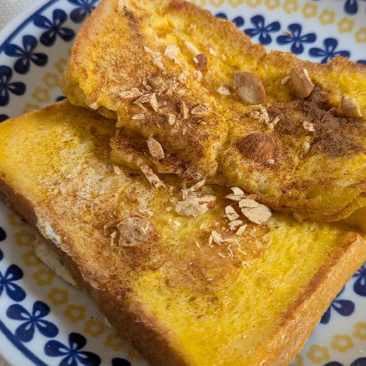 ナッツシナモンはちみつがけフレンチトースト